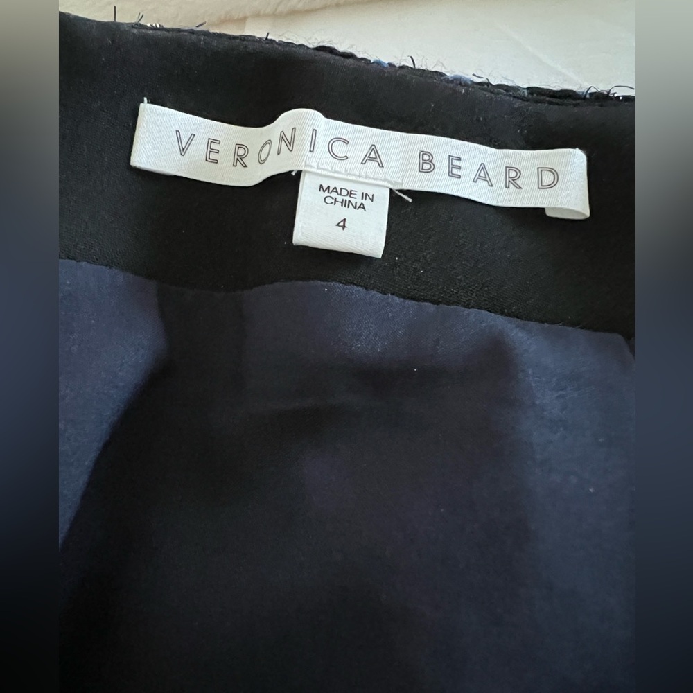 Veronica Beard Cooke Mirabelle Metallic
Lurex Tweed Skirt Size 4 - Picture 6 of 7